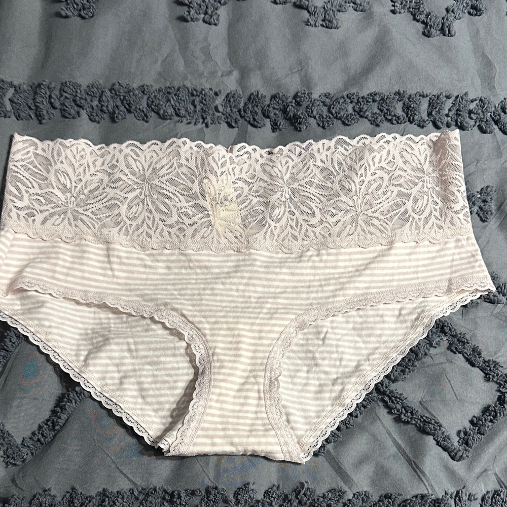 Aerie Lace Trimmed Striped Panties in Cream and Gray